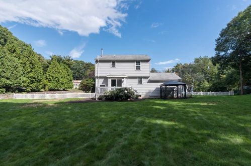 329 Commonwealth Ave, Warwick RI  02886-2756 exterior