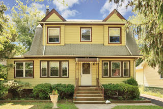 415 1st Ave, Roselle, NJ 07203-1046