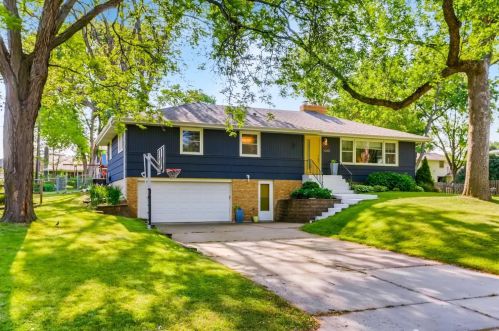 5949 Walnut Dr, Minneapolis, MN 55436-1749