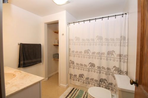 818 Jefferson St, Alex MN  56308-1824 exterior