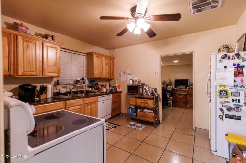 4136 12 St, Phoenix AZ 85086-9266 exterior