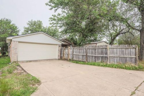 7139 Emory Oak Ln, Dallas TX  75249-1404 exterior