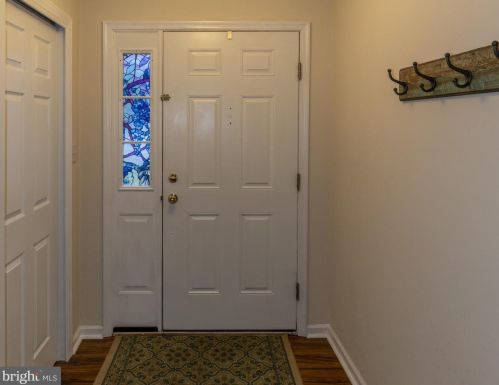 35 Greenbrook Dr, Columbus, NJ 08022-2319