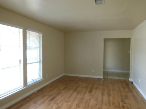 1703 Windlea Dr, Euless TX  76040-4016 exterior