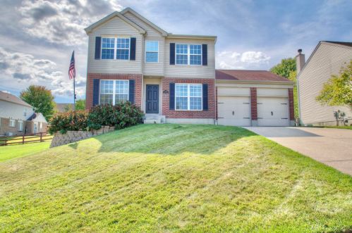 1733 Greatwood Dr, Florence KY  41042-8121 exterior