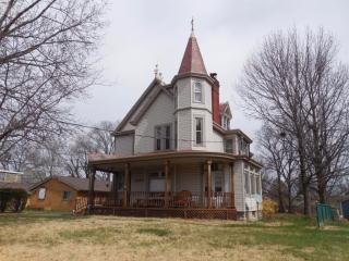 3480 Cheviot Ave, Cincinnati, OH 45211-5646
