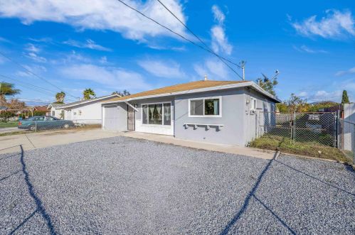 1233 Lagan Ave, Vista, CA 92083-3019