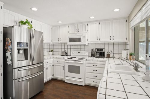 730 Fenn Ct, Turlock CA  95382-1643 exterior
