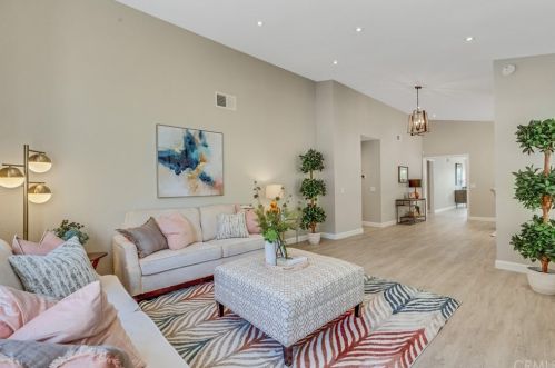 924 Avenida Loma Vis, San Dimas CA  91773-4067 exterior