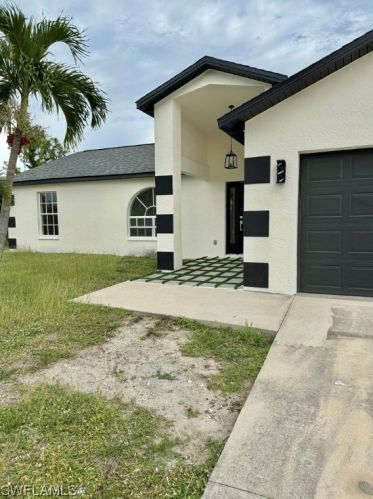 1317 30th St, Cape Coral, FL 33904-3988