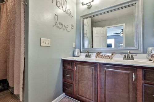 7549 Valley Watch Dr, Florence KY  41042-8004 exterior