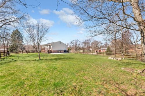 2500 Hollywood Dr, Gibsonia PA  15044-8385 exterior