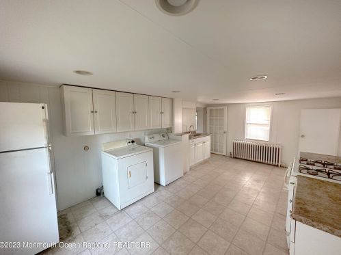 93 Randolph St, East Freehold NJ  07728-2112 exterior