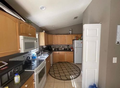 185 Victory Ct, Lehigh Acres, FL 33972-1090