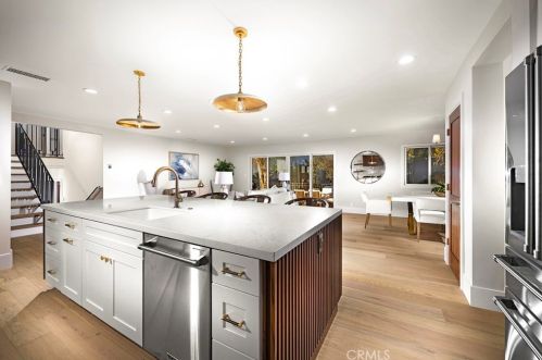 635 Oak Crest Dr, Sierra Madre CA  91024-1130 exterior