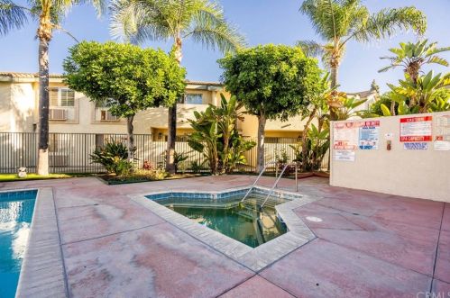 15000 Downey Ave, Paramount CA 90723-4597 exterior