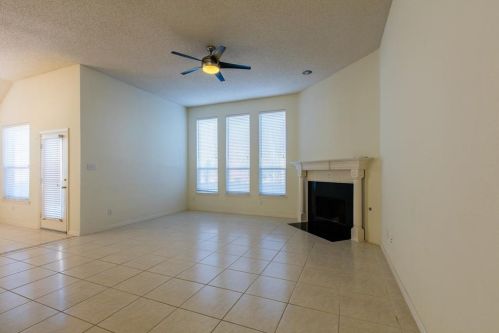 8216 Spring Valley Ln, Plano TX  75025-6931 exterior