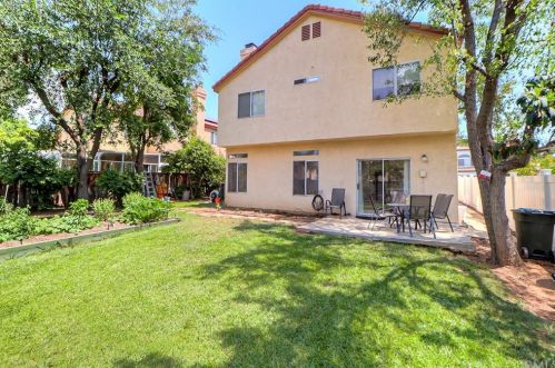 719 Napa Ave, Redlands CA  92374-5463 exterior