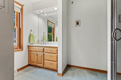 2921 Paget Ct, Thiensville WI  53092-2320 exterior