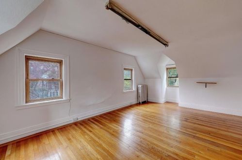 465 Rochambeau Ave, Providence RI 02906-1908 exterior