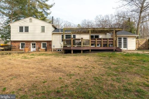 6614 Huntsman Blvd, Springfield VA 22152-2621 exterior