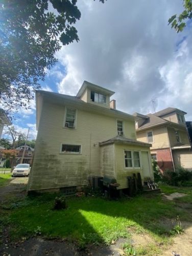 435 Winter Ave, New Castle, PA 16105-2441