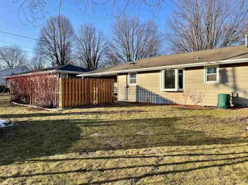 1357 Servais St, Green Bay, WI 54304-3135