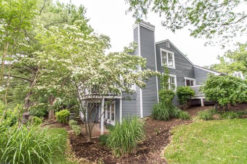 18 Timothy Ln, Bedminster, NJ 07921-1702