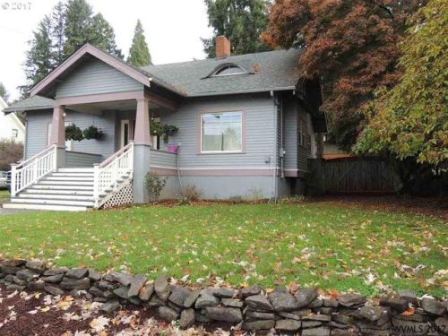 230 Mill St, Silverton, OR 97381-1820