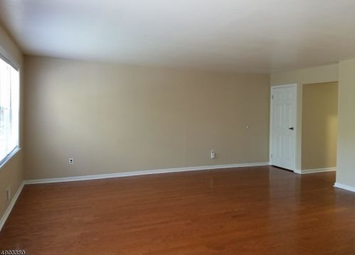 603 Maple Hill Dr, Woodbridge NJ  07095-4107 exterior