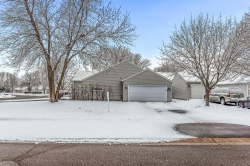 5106 148th St, Saint Paul, MN 55124-6923