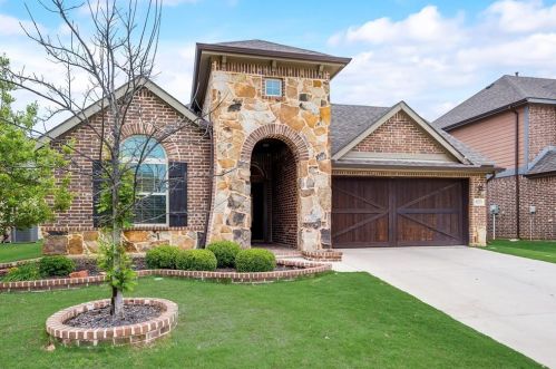8233 Whistling Duck Dr, Fort Worth, TX 76118-7623