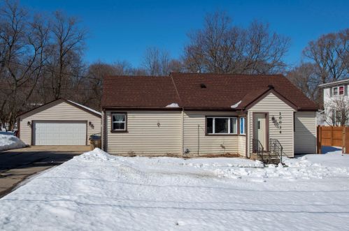 10034 28th Ave, Kenosha, WI 53158-4406