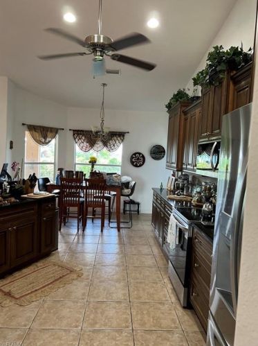 2100 4 St, Cape Coral FL  33909-1954 exterior