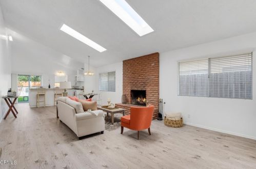 5239 Surfrider Way, Oxnard CA  93035-1070 exterior