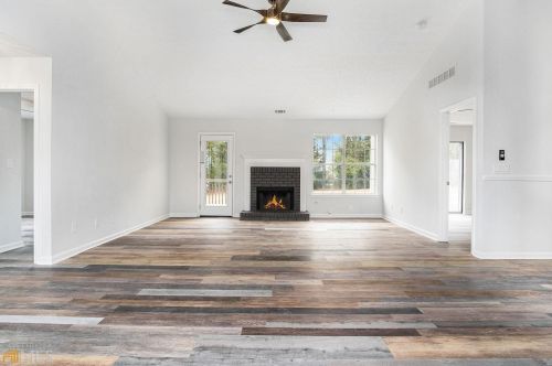 95 Oak Hill Ter, Fayetteville GA  30215-8058 exterior