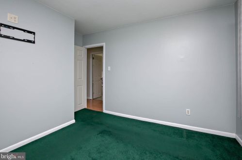 121 Hannold Blvd, West Deptford NJ  08096-1815 exterior