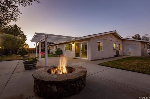 922 Patterson Rd, Santa Maria CA  93455-5004 exterior