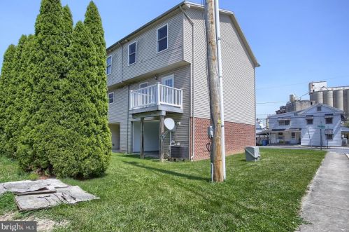 34 Wetzel St, Highspire PA  17034-1015 exterior