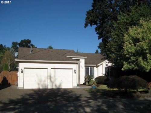 760 Logan Ln, Dundee OR  97115-9663 exterior