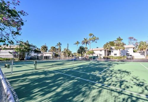 1549 Sandpiper St, Naples FL  34102-1593 exterior