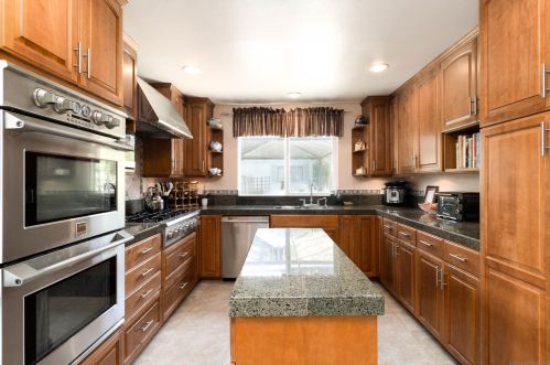 6213 Lake Athabaska Pl, San Diego, CA 92119-3522