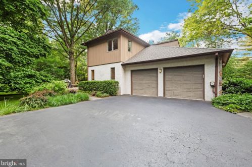 1483 Buck Crk Dr, Yardley PA 19067-4053 exterior