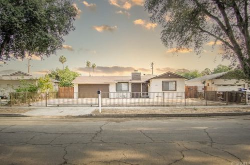 2462 Victoria St, San Bernardino, CA 92410-1151