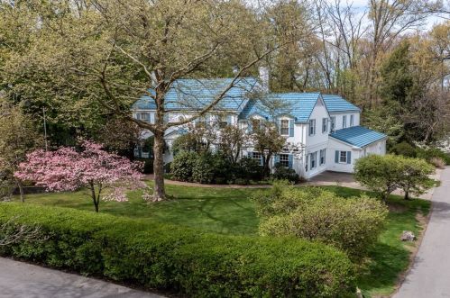 1355 Yahres Rd, Hermitage PA  16146-3643 exterior