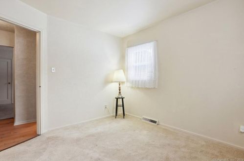 4 Fairway Ln, Norwich CT  06360-7006 exterior