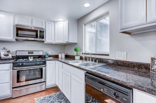 5633 Rosario Blvd, North Highlands CA  95660-4801 exterior