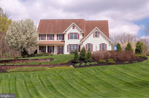 38 Scout Ln, Hummelstown, PA 17036-9341