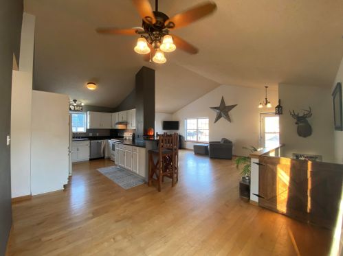 179 Cramer Ave, Dousman, WI 53118-9384