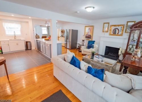 374 Springdale Ave, East Orange, NJ 07017-3809